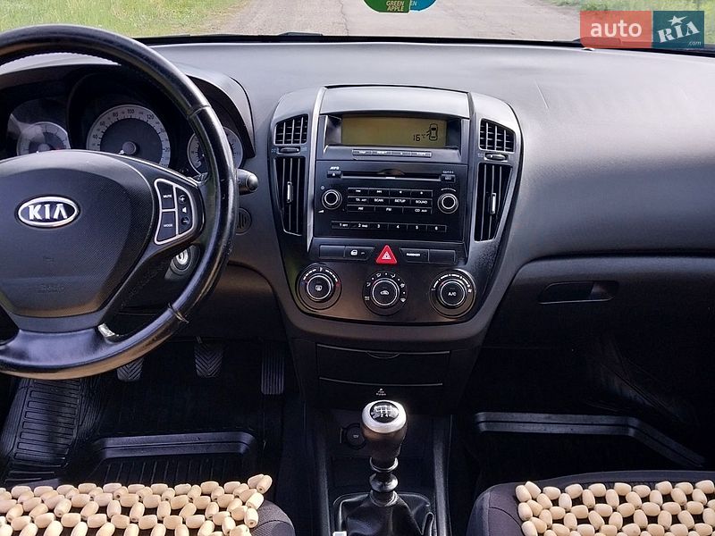 Универсал Kia Ceed 2009 в Ровно