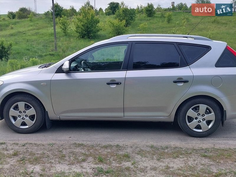 Универсал Kia Ceed 2009 в Ровно