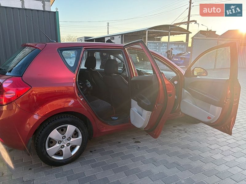 Универсал Kia Ceed 2008 в Киеве