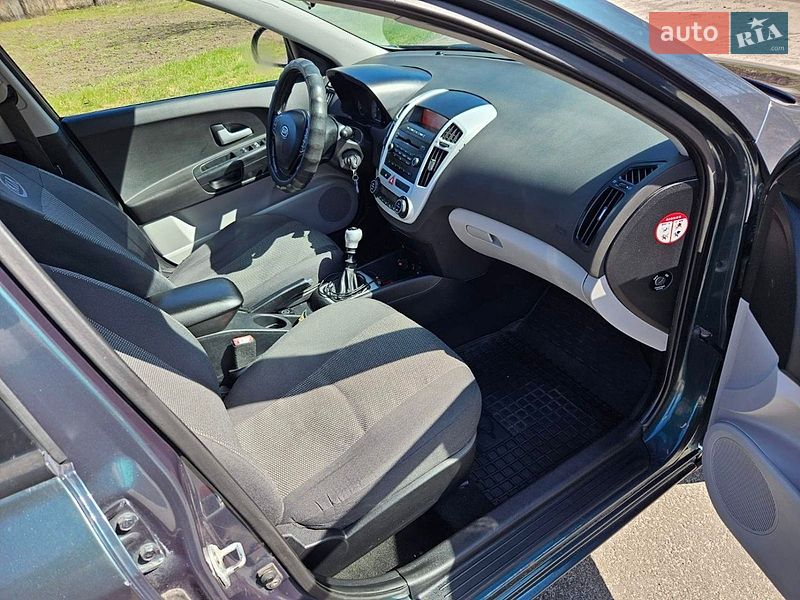 Универсал Kia Ceed 2008 в Обухове