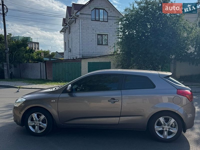 Хэтчбек Kia Ceed 2009 в Одессе
