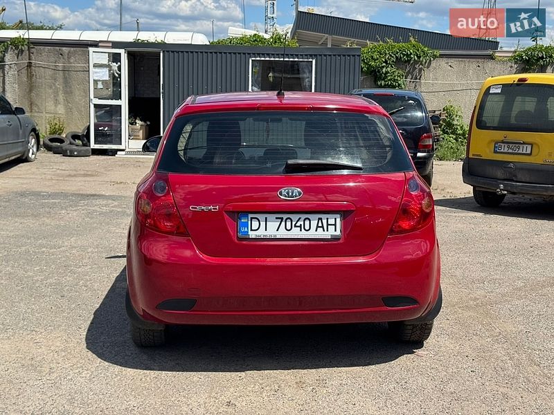 Хэтчбек Kia Ceed 2008 в Полтаве