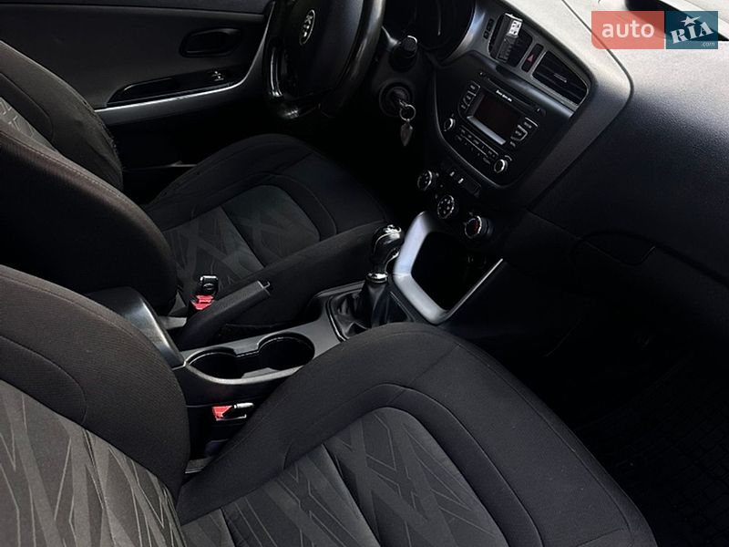 Хэтчбек Kia Ceed 2012 в Запорожье