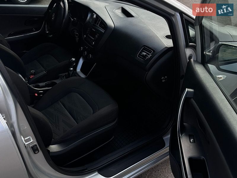 Хэтчбек Kia Ceed 2012 в Запорожье