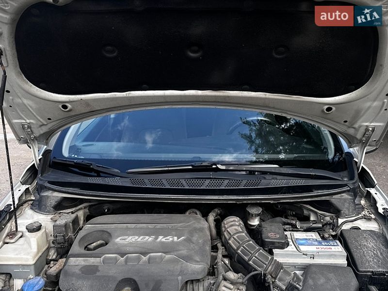Хэтчбек Kia Ceed 2012 в Запорожье