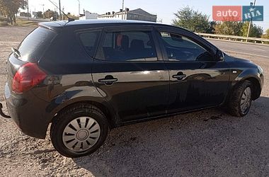 Хэтчбек Kia Ceed 2008 в Стрые