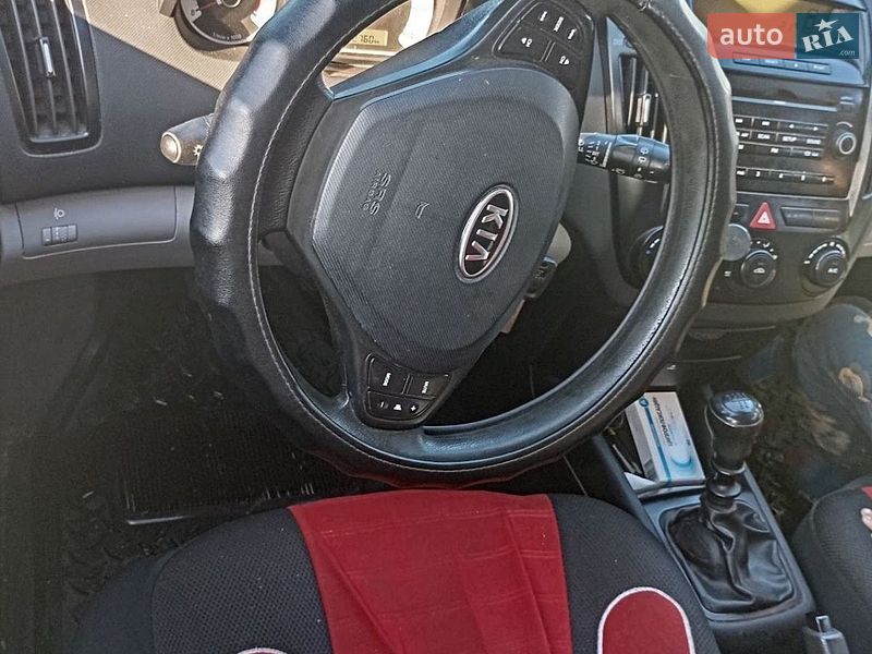 Хэтчбек Kia Ceed 2008 в Стрые