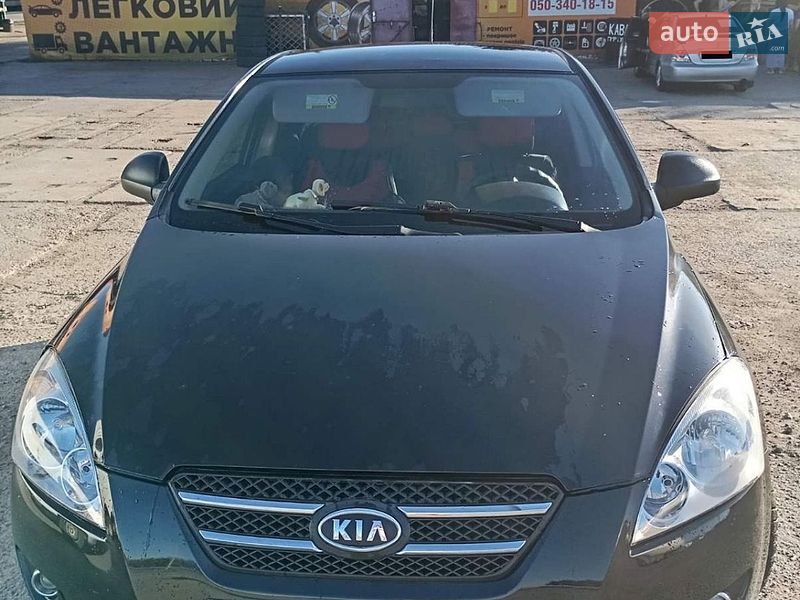 Хэтчбек Kia Ceed 2008 в Стрые