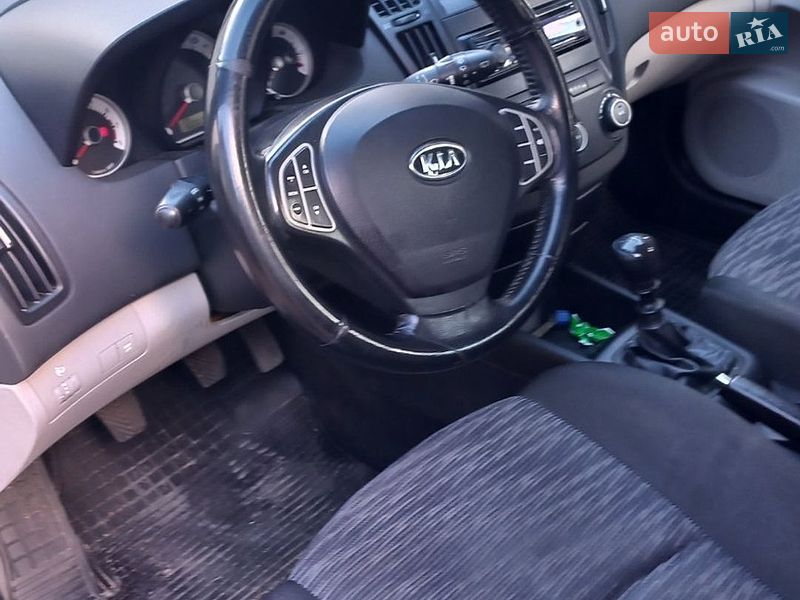 Универсал Kia Ceed 2009 в Чернигове