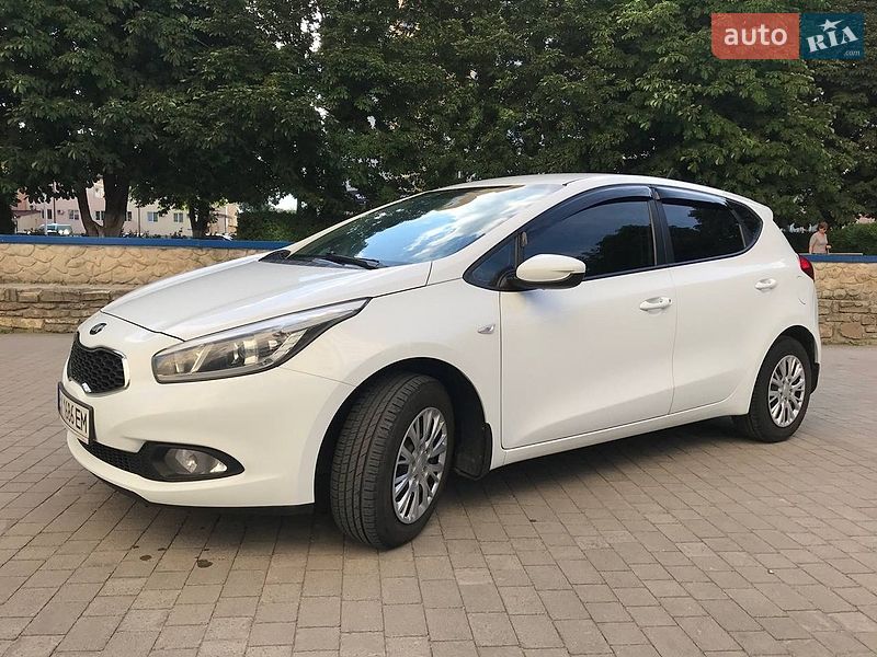 Хетчбек Kia Ceed 2012 в Хмельницькому