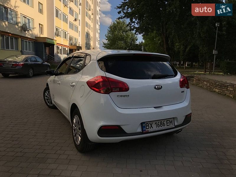 Хетчбек Kia Ceed 2012 в Хмельницькому