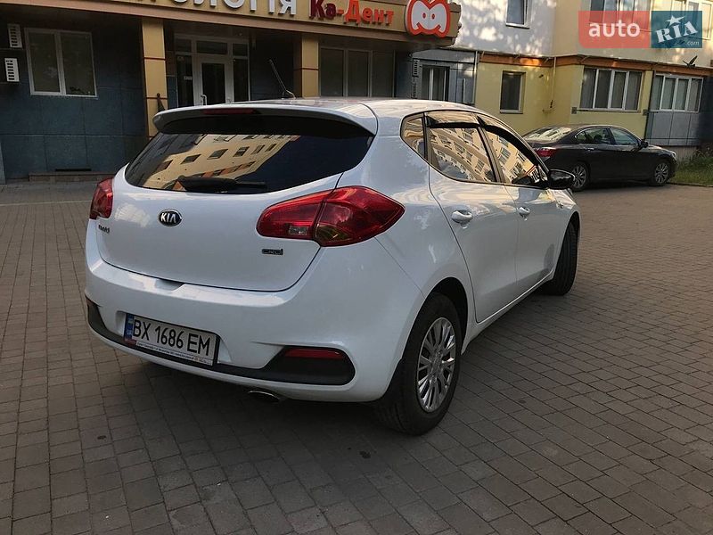 Хетчбек Kia Ceed 2012 в Хмельницькому