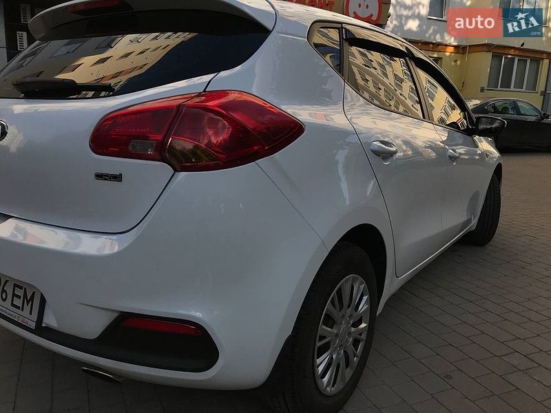 Хетчбек Kia Ceed 2012 в Хмельницькому