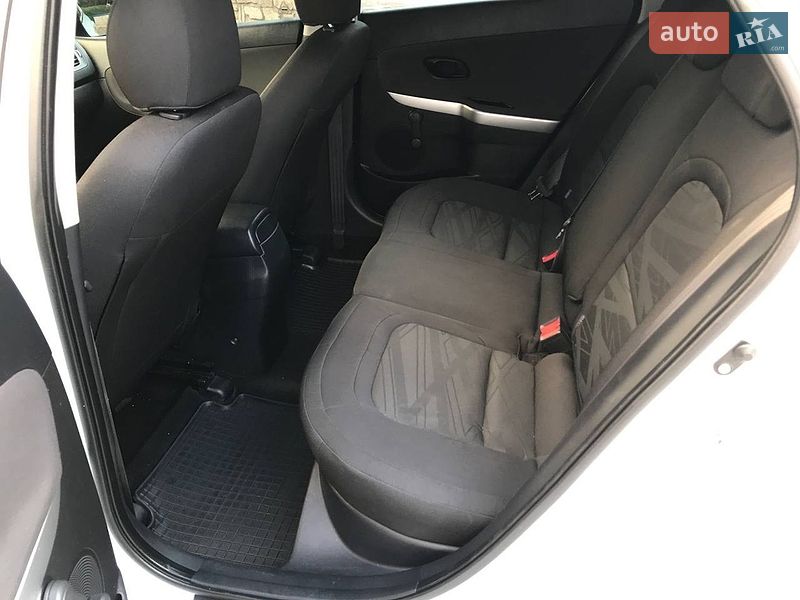 Хетчбек Kia Ceed 2012 в Хмельницькому