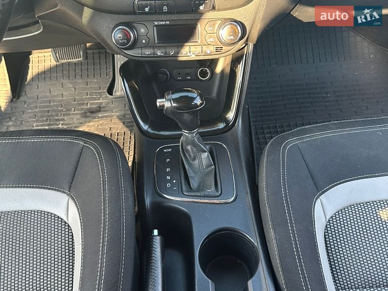 Хэтчбек Kia Ceed 2012 в Киеве