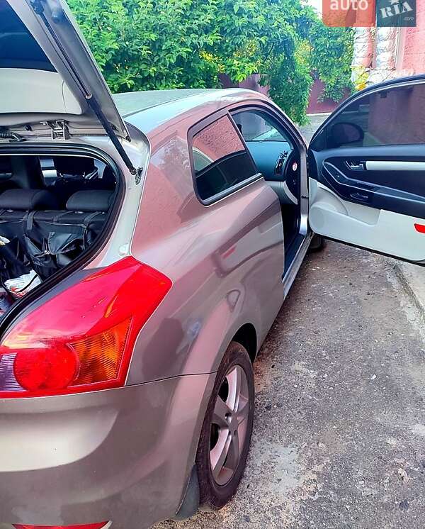 Хэтчбек Kia Ceed 2008 в Харькове