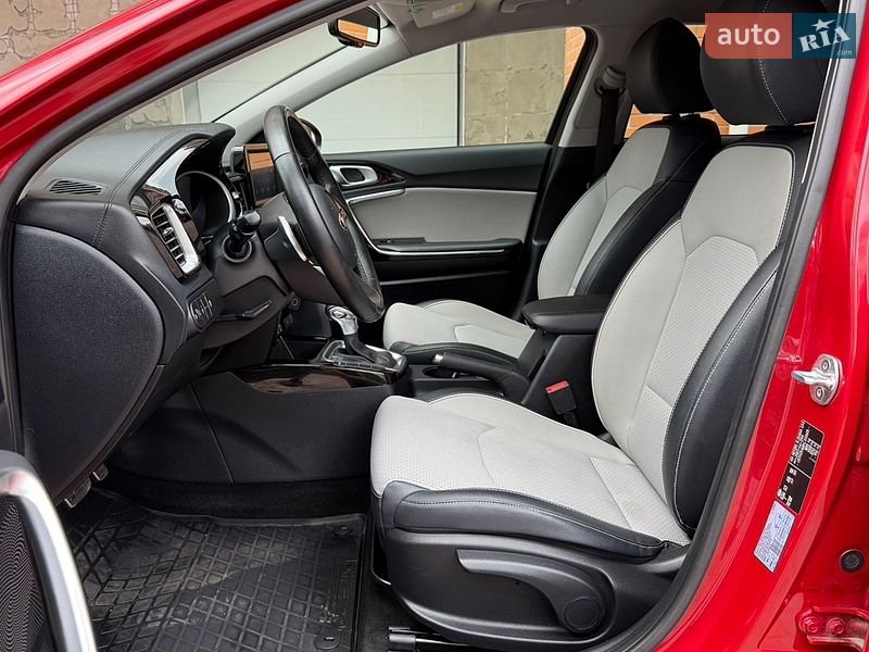 Хэтчбек Kia Ceed 2018 в Киеве