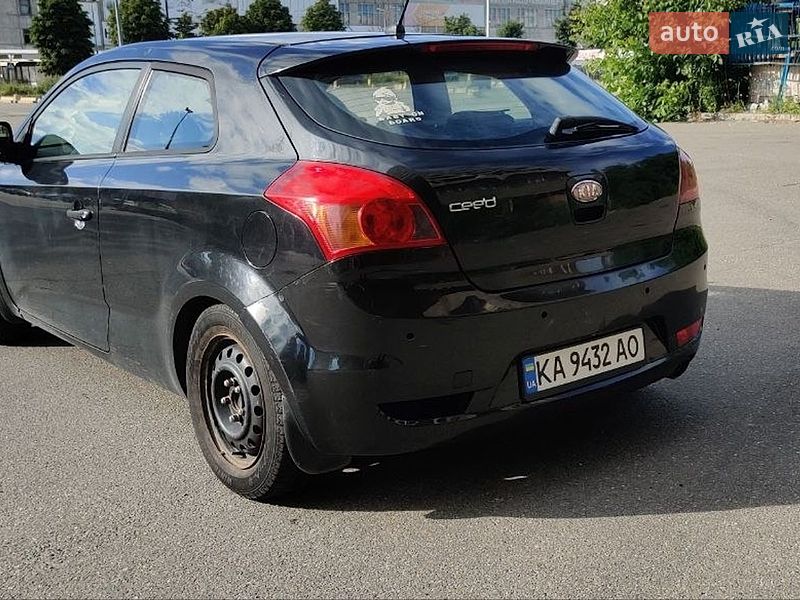 Хэтчбек Kia Ceed 2008 в Киеве