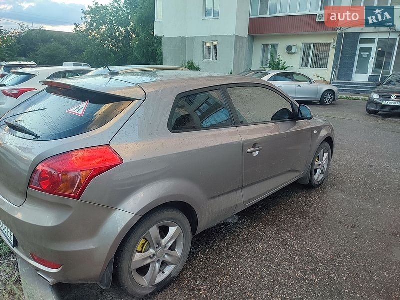 Хэтчбек Kia Ceed 2008 в Харькове