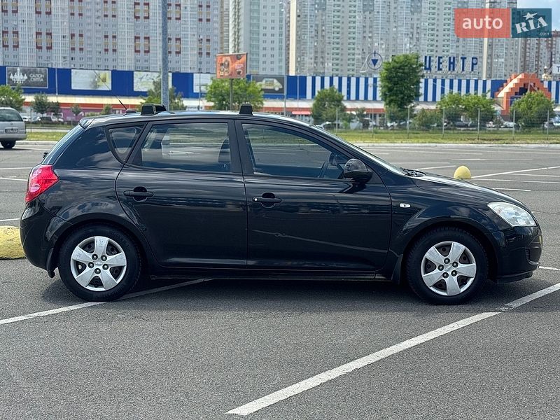 Хэтчбек Kia Ceed 2007 в Киеве