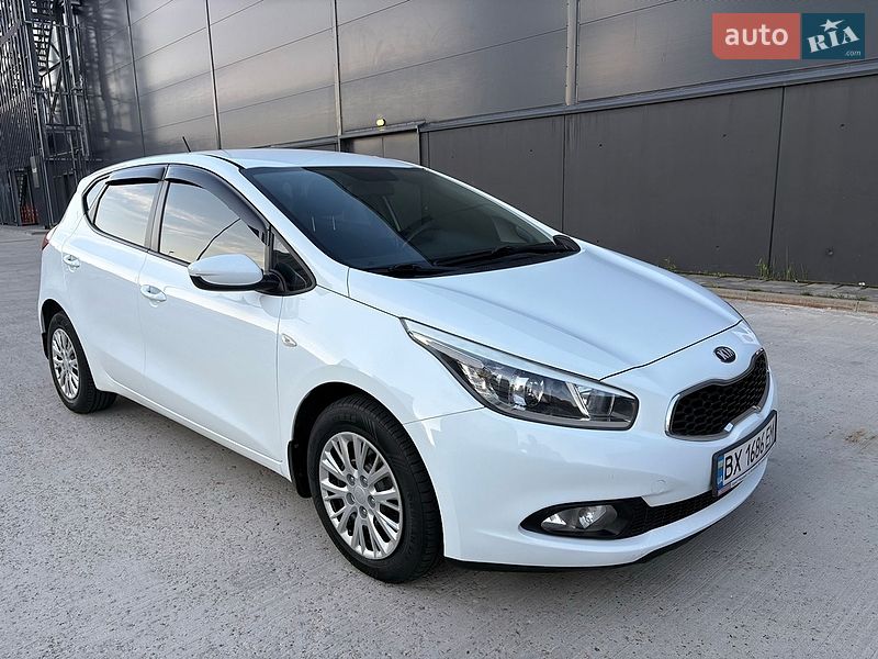 Хетчбек Kia Ceed 2012 в Києві фото 10 Хетчбек Kia Ceed 2012 в Києві