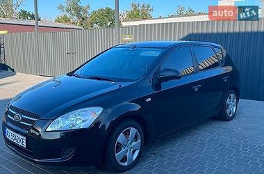 Хетчбек Kia Ceed 2009 в Харкові
