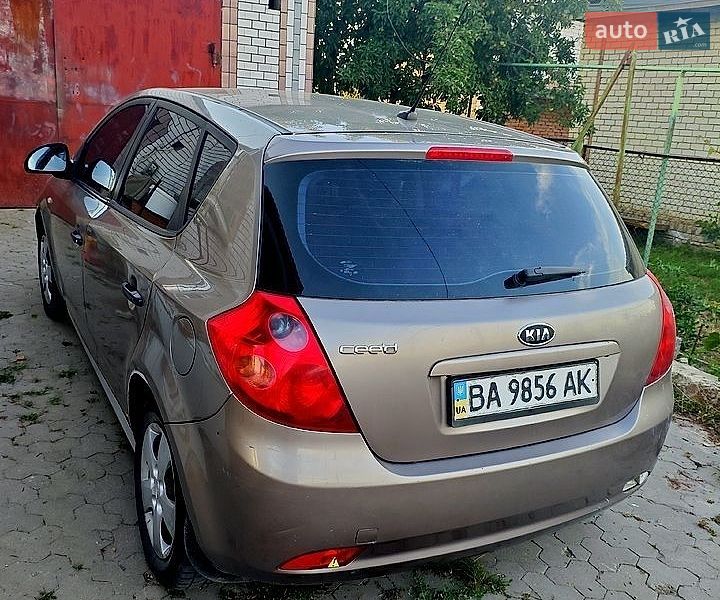 Хетчбек Kia Ceed 2008 в Кропивницькому