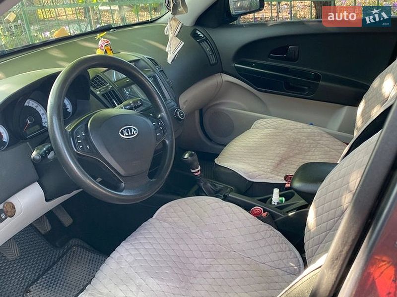 Хетчбек Kia Ceed 2008 в Новомиргороді