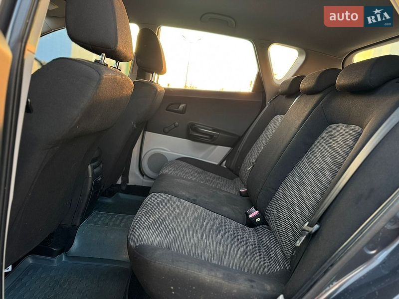 Хэтчбек Kia Ceed 2008 в Киеве