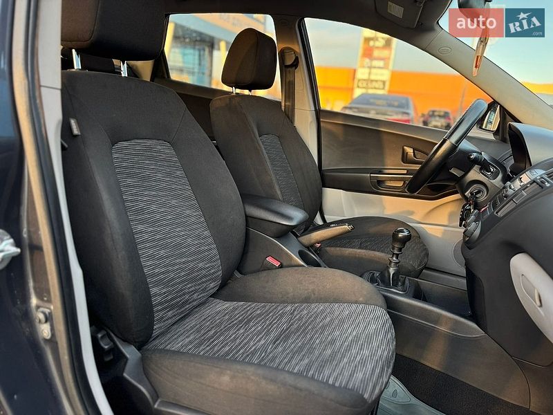 Хэтчбек Kia Ceed 2008 в Киеве