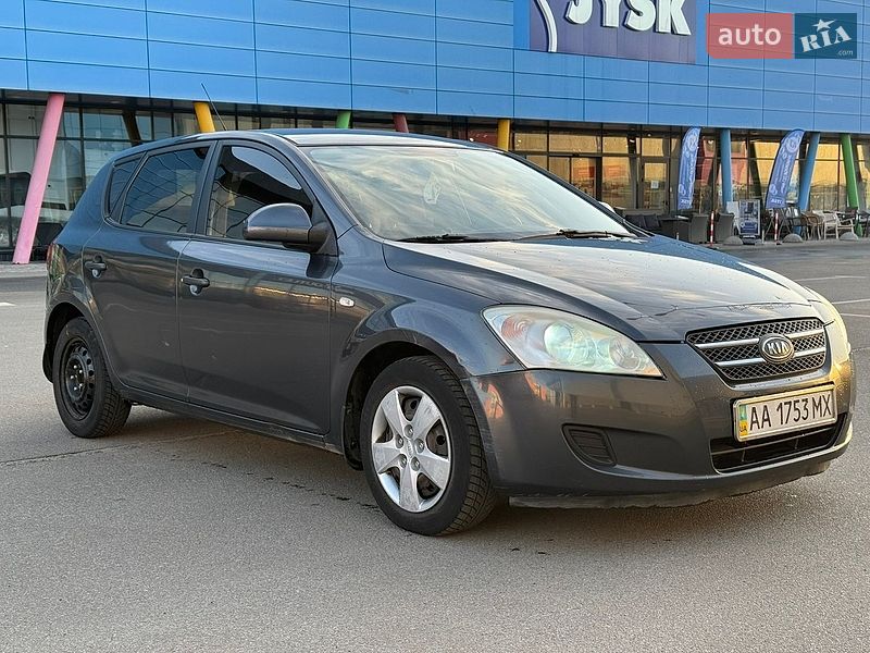 Хэтчбек Kia Ceed 2008 в Киеве