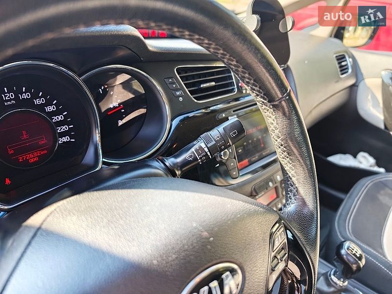 Хетчбек Kia Ceed 2015 в Запоріжжі