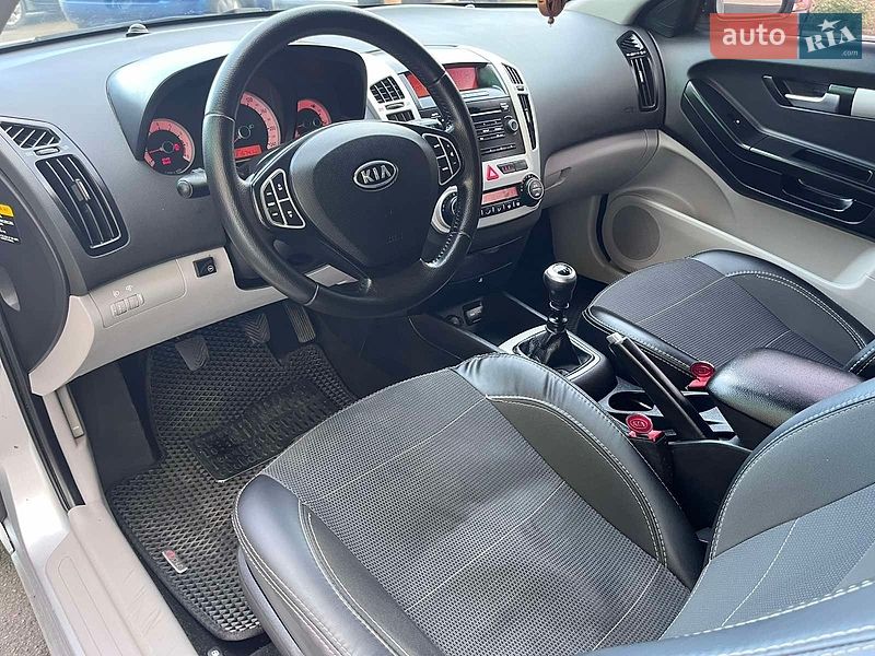 Хэтчбек Kia Ceed 2008 в Николаеве
