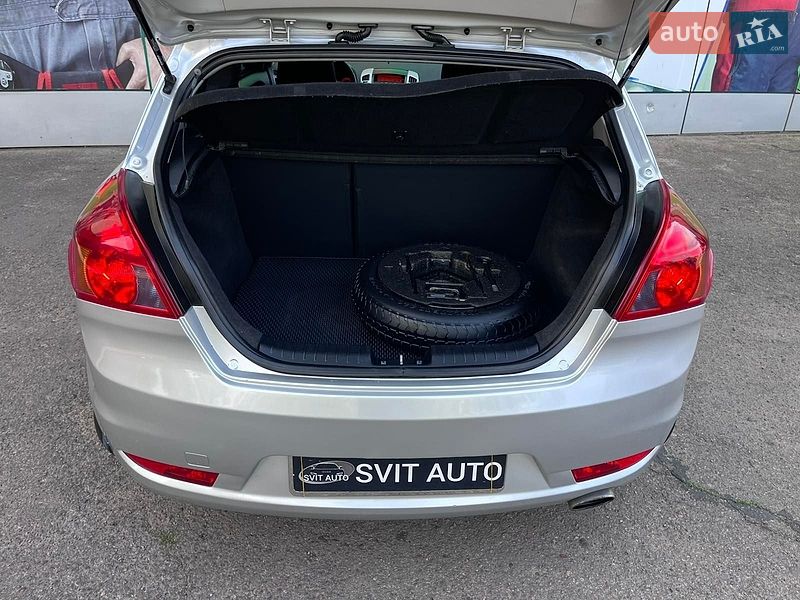 Хэтчбек Kia Ceed 2008 в Николаеве