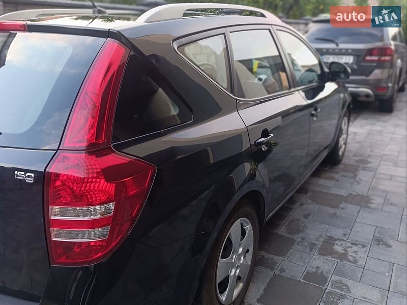 Универсал Kia Ceed 2009 в Ровно