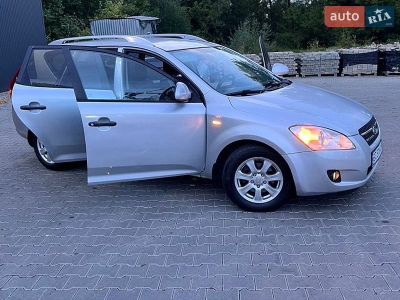 Універсал Kia Ceed 2009 в Дрогобичі