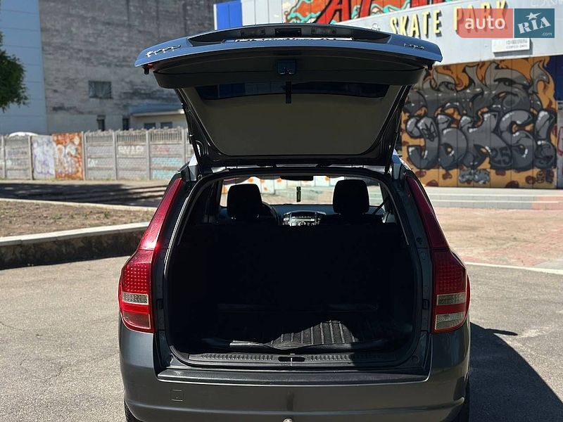 Универсал Kia Ceed 2010 в Николаеве