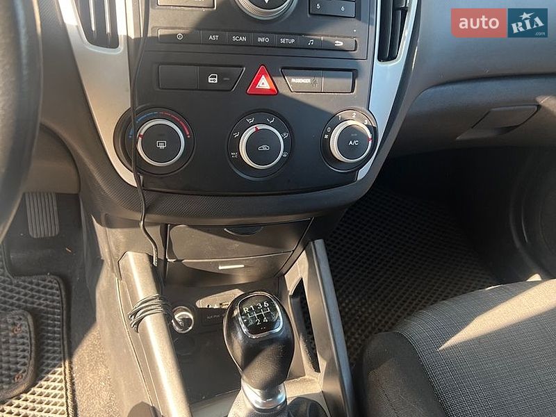 Универсал Kia Ceed 2009 в Николаеве