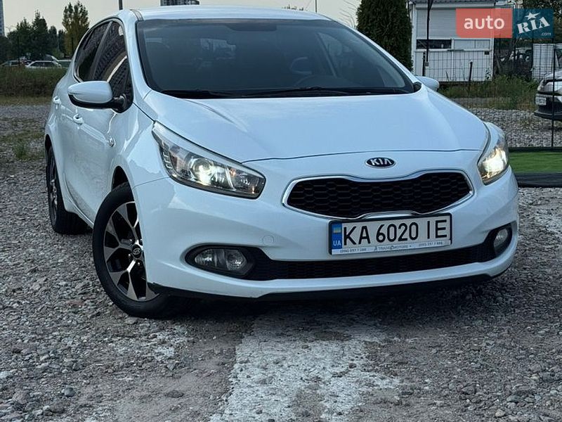 Хетчбек Kia Ceed 2015 в Києві фото 14 Хетчбек Kia Ceed 2015 в Києві