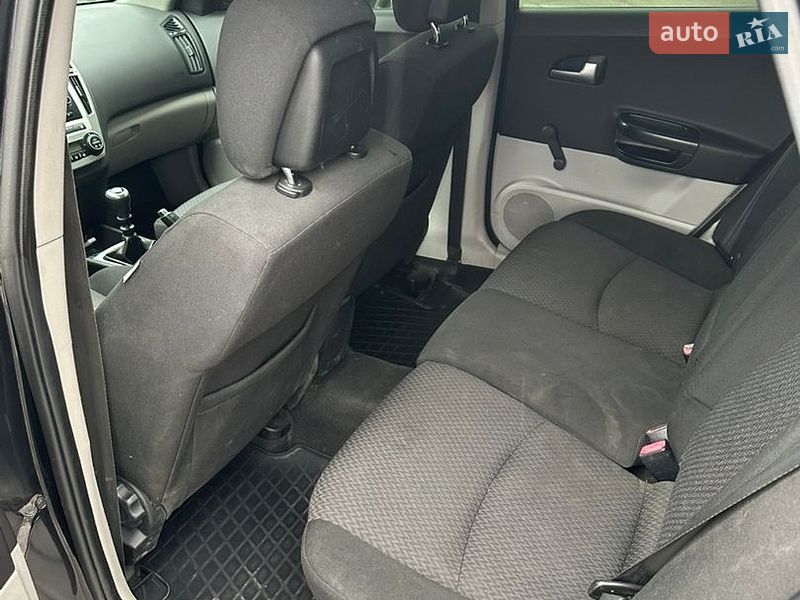 Хэтчбек Kia Ceed 2007 в Каменском