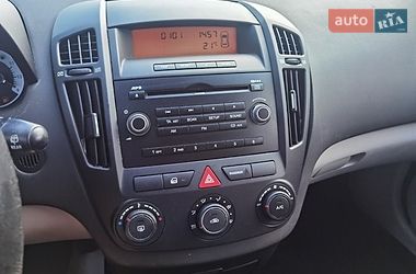 Хэтчбек Kia Ceed 2007 в Сарнах