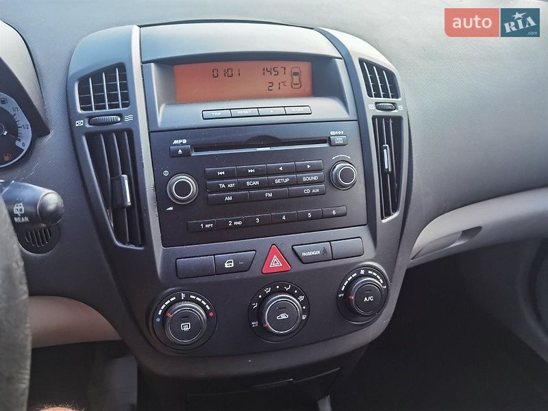 Хэтчбек Kia Ceed 2007 в Сарнах