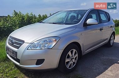 Хэтчбек Kia Ceed 2007 в Сарнах