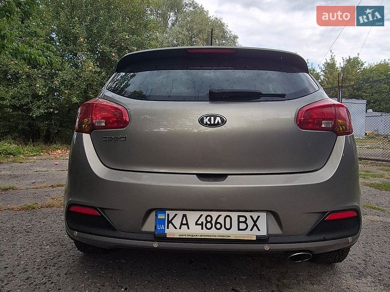 Хэтчбек Kia Ceed 2013 в Обухове