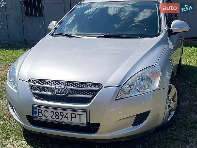 Хэтчбек Kia Ceed 2008 в Яворове