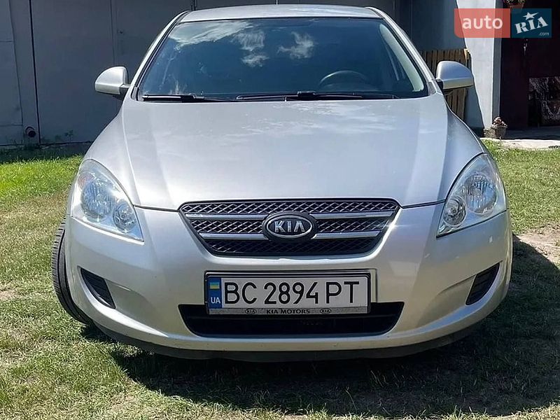 Хэтчбек Kia Ceed 2008 в Яворове