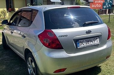 Хэтчбек Kia Ceed 2008 в Яворове