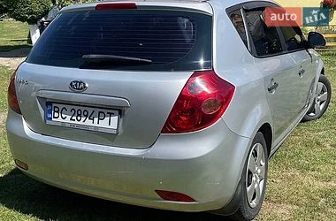 Хэтчбек Kia Ceed 2008 в Яворове