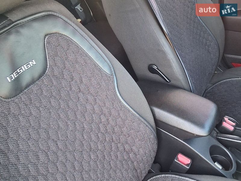 Хэтчбек Kia Ceed 2012 в Черновцах