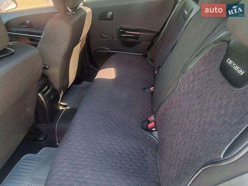 Хэтчбек Kia Ceed 2012 в Черновцах